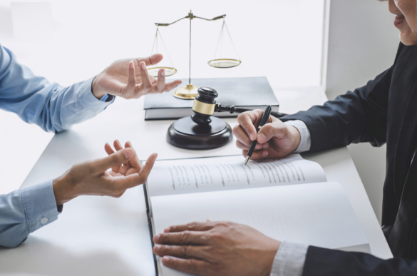 How a South Florida Corporate Attorney Helps Protect Your Business?